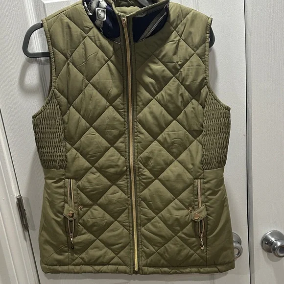 Hermes Scarf Upcycled into an Olive Vest - Picture 10 of 10